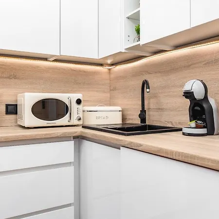 Bm Wały Chrobrego Radogoska Parking Free * Szczecin