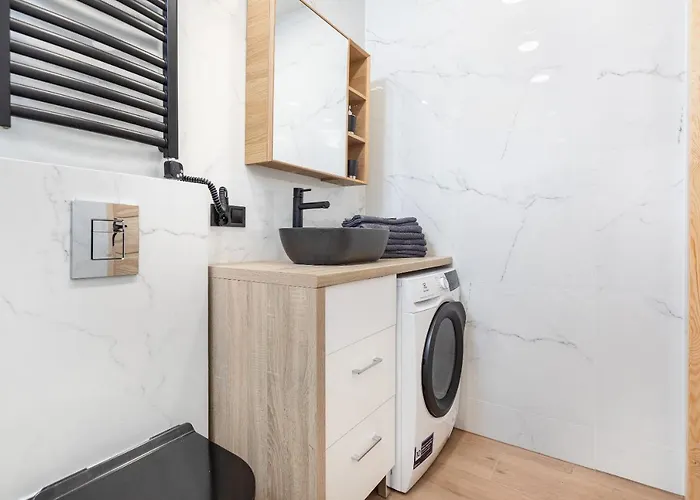 Bm Waly Chrobrego Radogoska Parking Free * シュチェチン