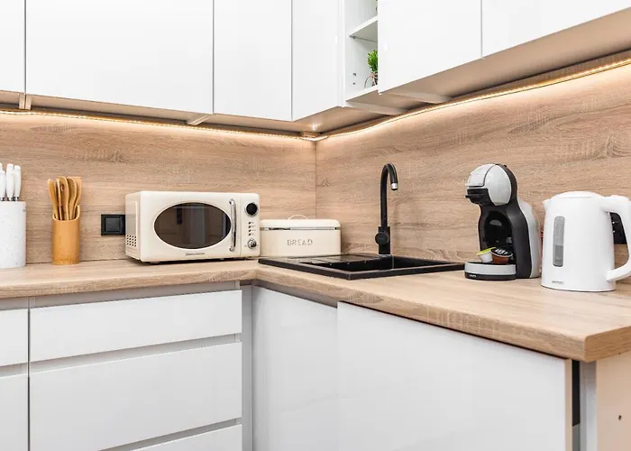 Bm Waly Chrobrego Radogoska Parking Free * シュチェチン